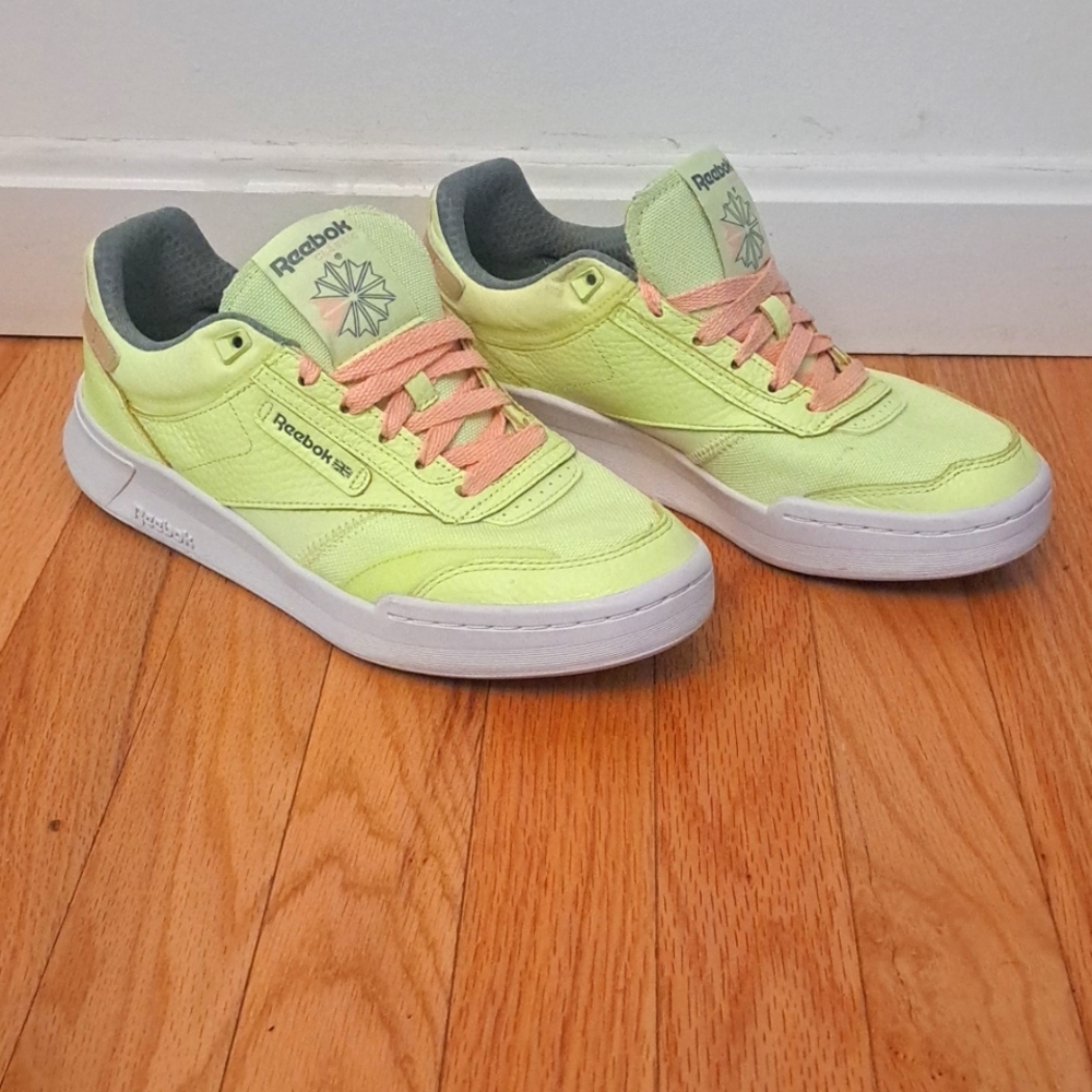 Womens Reebok Club C size 9.5